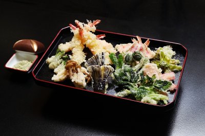 天ぷら（重箱入り）の写真です。