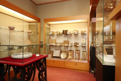 萩焼展示コーナー②です。