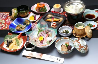 基本懐石料理の写真です。