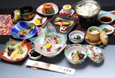 基本会席料理の写真です。