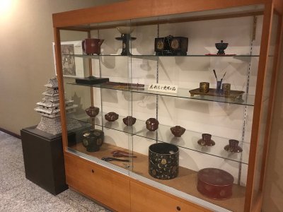 毛利氏愛用の品々を展示しております。