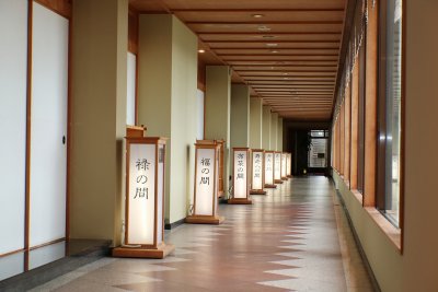 お広間前の廊下