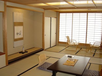ｸﾞﾚｰﾄﾞｱｯﾌﾟ １０畳和室の写真です。